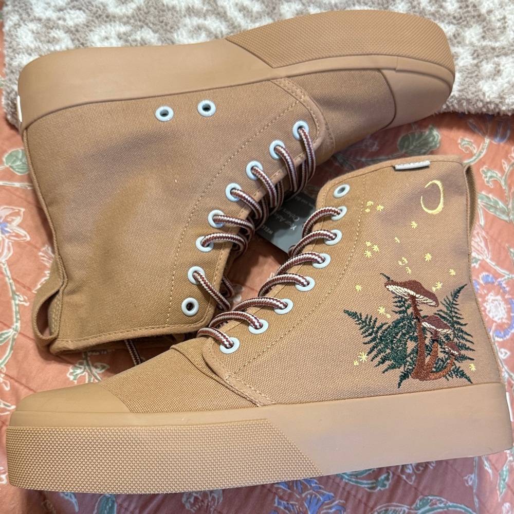 BANGS Tan High-Top Sneakers - Picture 2 of 6